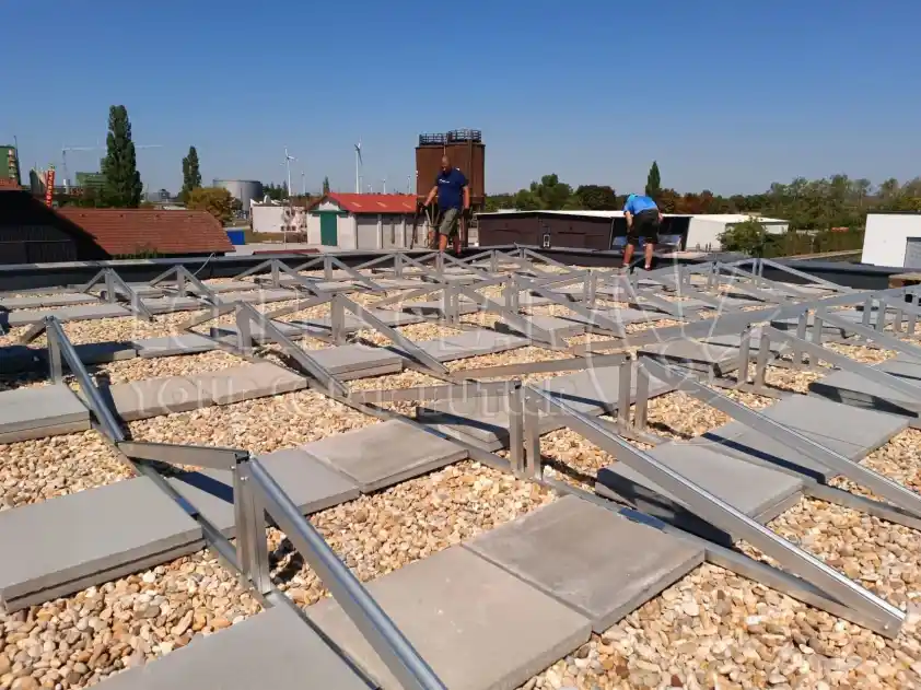 पूर्व-पश्चिम बॅलास्ट सोलर माउंटिंग सिस्टम कशी स्थापित करावी?